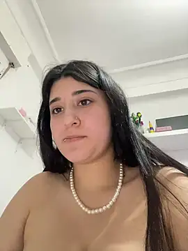 Snapshot of SashaLuss_ chatting on March 17, 8:09 pm SashaLuss online show from March 17, 8:09 pm