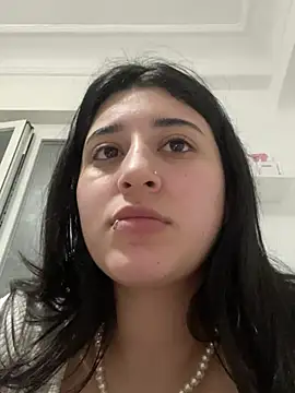 Snapshot of SashaLuss_ chatting on March 20, 1:35 am SashaLuss online show from March 20, 1:35 am