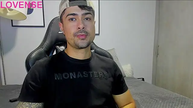 Snapshot of Dante_Storm chatting on September 25, 5:00 am Dante Storm online show from September 25, 5:00 am