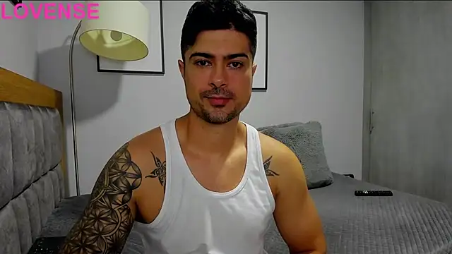 Snapshot of Dante_Storm chatting on September 27, 7:46 am Dante Storm online show from September 27, 7:46 am