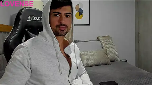 Snapshot of Dante_Storm chatting on October 6, 1:14 am Dante Storm online show from October 6, 1:14 am
