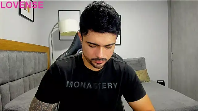 Snapshot of Dante_Storm chatting on October 22, 12:00 am Dante Storm online show from October 22, 12:00 am