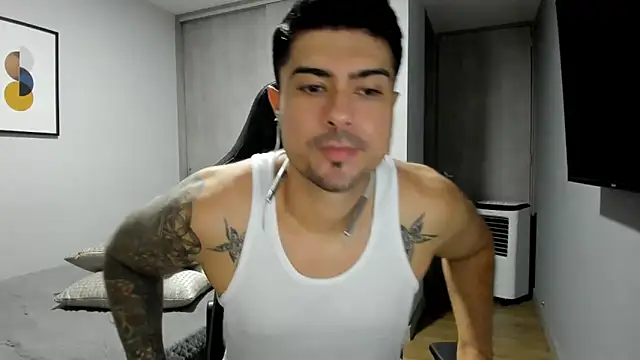Snapshot of Dante_Storm chatting on October 24, 4:53 am Dante Storm online show from October 24, 4:53 am