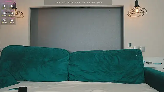 bunnyclide  online show from April 22, 5:03 pm