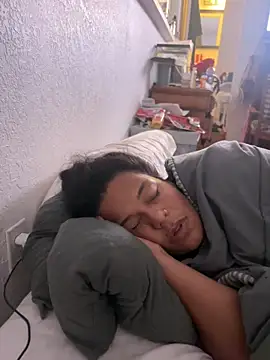 Snapshot of Foxdaguy chatting on November 10, 2:43 am Foxdaguy online show from November 10, 2:43 am