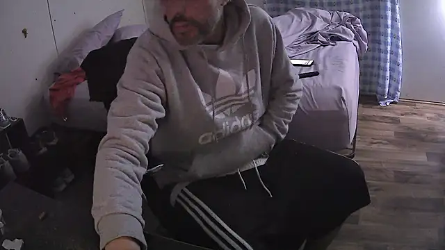 Muffdiver718 online show from March 20, 7:25 am