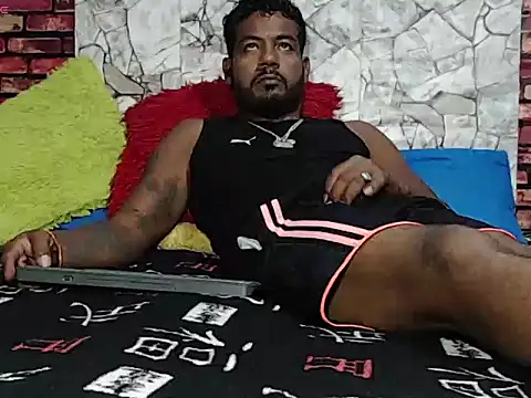 BladeFoxxx1 online show from March 10, 1:10 am