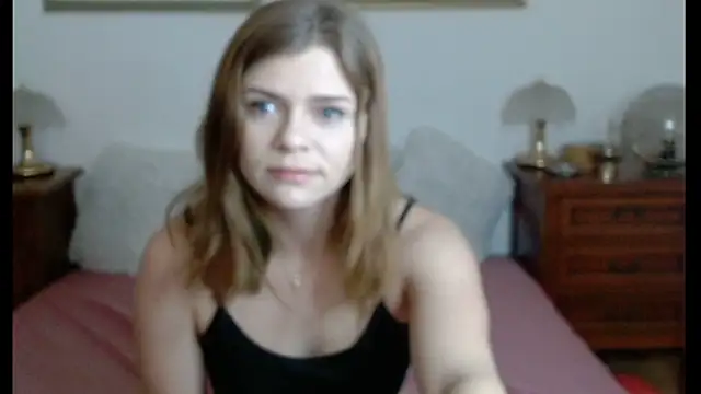 Snapshot of HaleyReedme chatting on March 12, 7:35 am HaleyReedme online show from March 12, 7:35 am