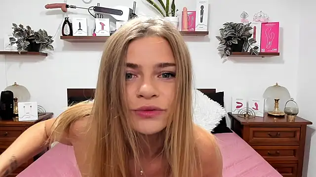 Snapshot of HaleyReedme chatting on September 9, 7:19 am HaleyReedme online show from September 9, 7:19 am