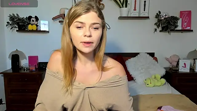 Snapshot of HaleyReedme chatting on November 18, 7:57 am HaleyReedme online show from November 18, 7:57 am