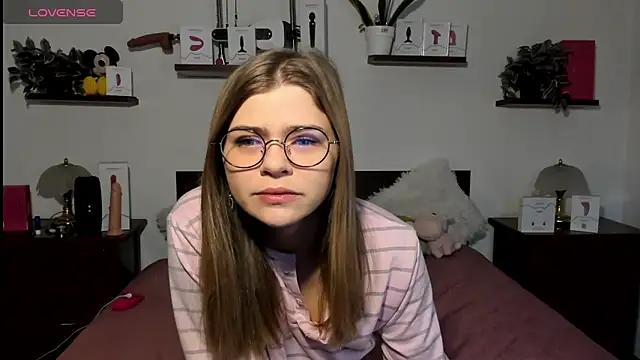 HaleyReedme online show from February 2, 8:02 am