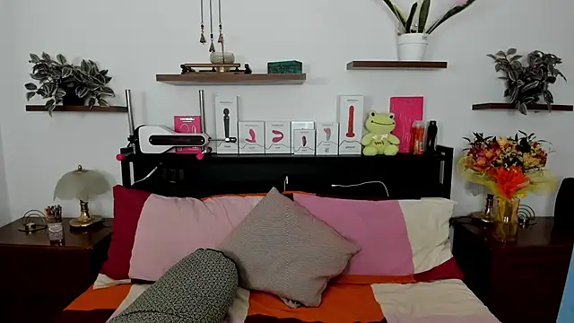 HaleyReedme online show from June 10, 6:56 am