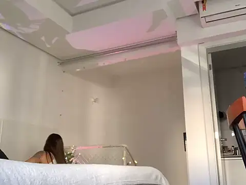 Snapshot of azimmer__ chatting on February 23, 8:17 pm azimmer online show from February 23, 8:17 pm