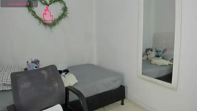 Brithanycullen online show from April 19, 4:12 am