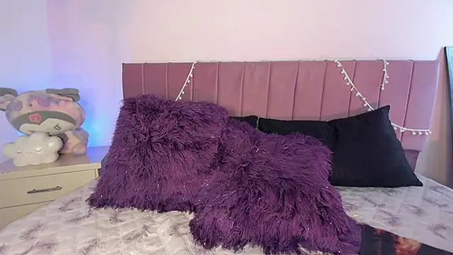 kitty-kryss online show from January 16, 5:17 pm