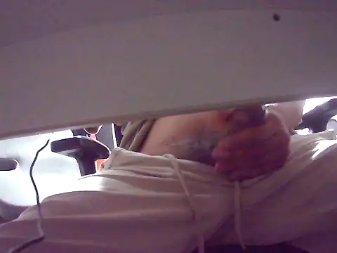 Snapshot of desingxxx chatting on April 29, 10:16 pm desingxxx online show from April 29, 10:16 pm
