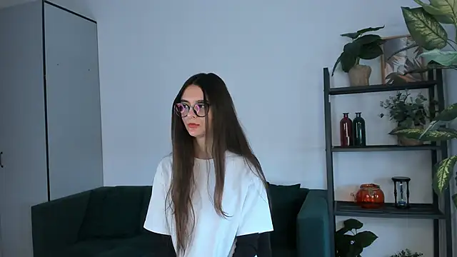 SunnCoote online show from March 12, 9:34 am