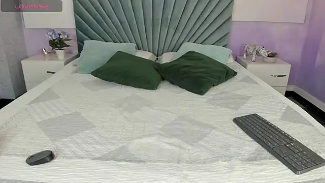 Snapshot of JulietSofia chatting on September 16, 3:51 am JulietSofia online show from September 16, 3:51 am