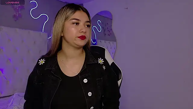 natasha  black online show from December 3, 7:34 pm