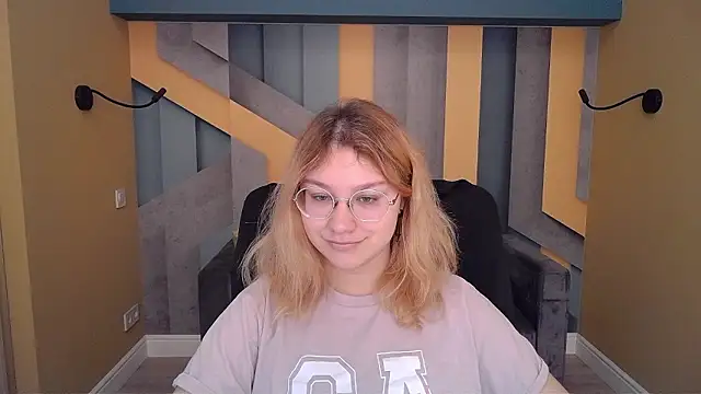 AngelinaLow online show from March 5, 12:23 pm