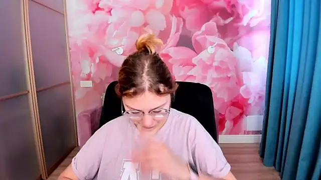 AngelinaLow online show from March 6, 12:23 pm