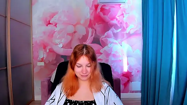 AngelinaLow online show from April 19, 5:29 am