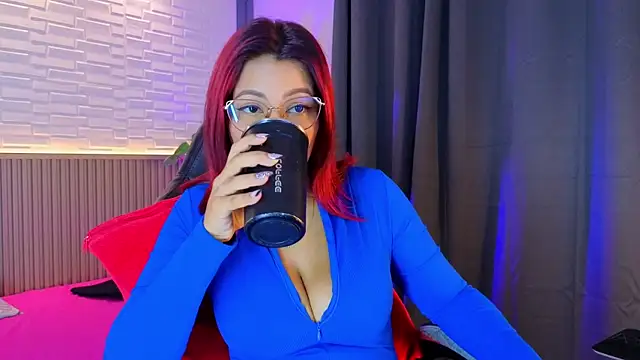 TiffanyWalk online show from September 13, 10:59 am