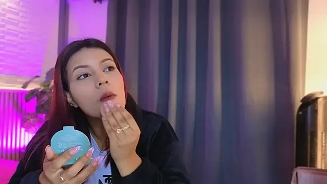 TiffanyWalk online show from December 15, 10:41 am