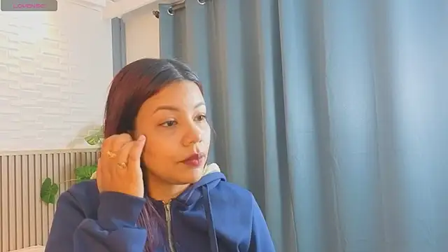 TiffanyWalk online show from April 14, 12:22 pm