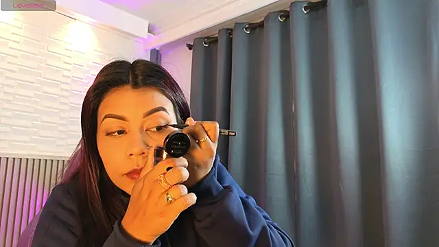 TiffanyWalk online show from April 22, 12:39 pm