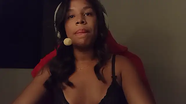 Snapshot of cammydebora chatting on October 3, 12:40 am cammydebora online show from October 3, 12:40 am