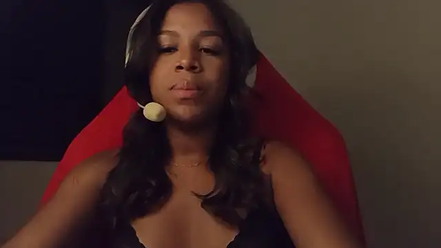 Snapshot of cammydebora chatting on October 7, 12:30 am cammydebora online show from October 7, 12:30 am