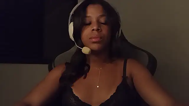 Snapshot of cammydebora chatting on October 8, 12:08 am cammydebora online show from October 8, 12:08 am