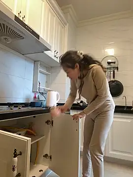 aa520uv online show from April 8, 2:00 am