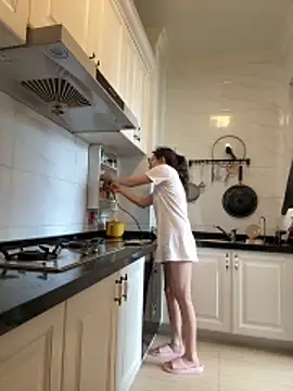 aa520uv online show from April 18, 2:37 am