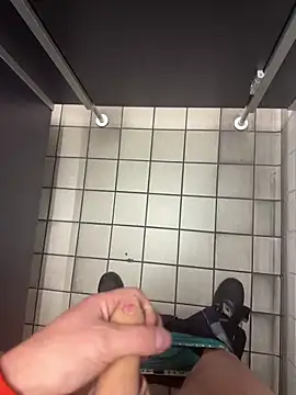 Snapshot of wassermann8484 chatting on October 30, 11:00 am wassermann8484 online show from October 30, 11:00 am