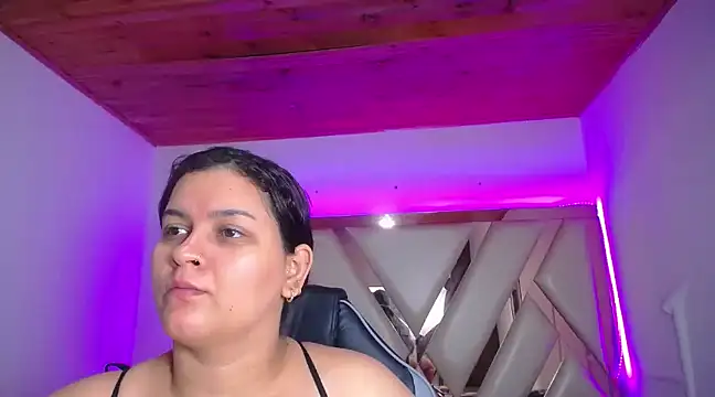 Snapshot of kriss_sweetboobs10 chatting on March 20, 1:15 pm kriss sweetboobs10 online show from March 20, 1:15 pm