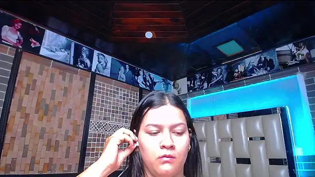 Snapshot of kriss_sweetboobs10 chatting on October 2, 12:45 pm kriss sweetboobs10 online show from October 2, 12:45 pm