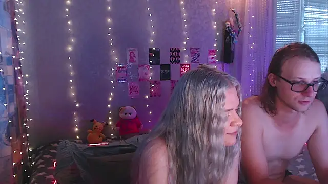 Snapshot of Your_Horny_Friends chatting on August 5, 1:14 pm Your Horny Friends online show from August 5, 1:14 pm