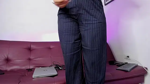 Snapshot of pleasurecompany3 chatting on September 15, 9:48 pm pleasurecompany3 online show from September 15, 9:48 pm