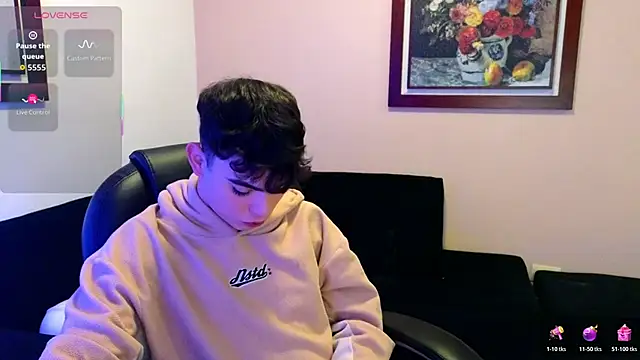 lukeboyce33 online show from October 25, 12:29 am