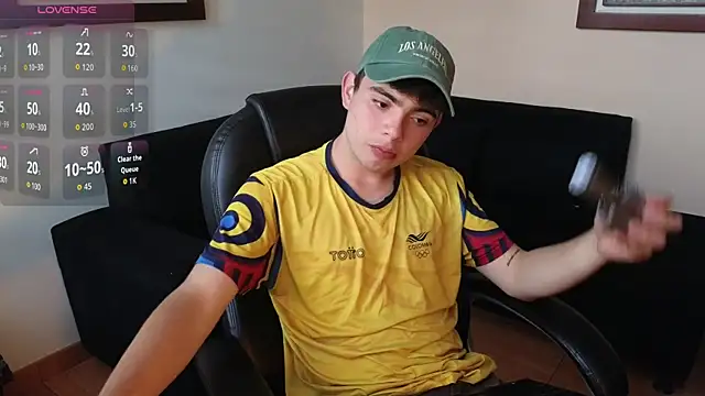 lukeboyce33 online show from February 24, 10:08 pm