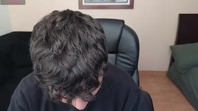 Snapshot of lukeboyce33 chatting on April 15, 7:58 pm lukeboyce33 online show from April 15, 7:58 pm