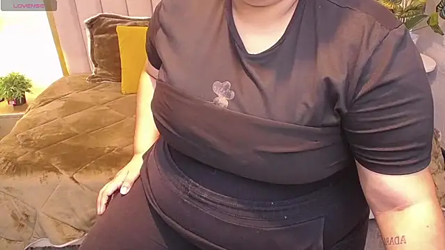 ailyn maury online show from April 12, 2:00 pm