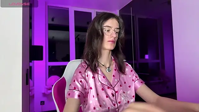 TwinTemptations online show from March 28, 7:13 pm