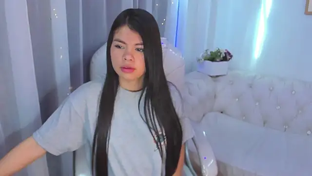 Snapshot of Pretty_Johnson_ chatting on October 19, 1:12 pm Pretty Johnson  online show from October 19, 1:12 pm