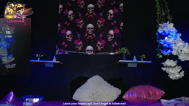 Hairydoll  online show from November 19, 9:15 pm