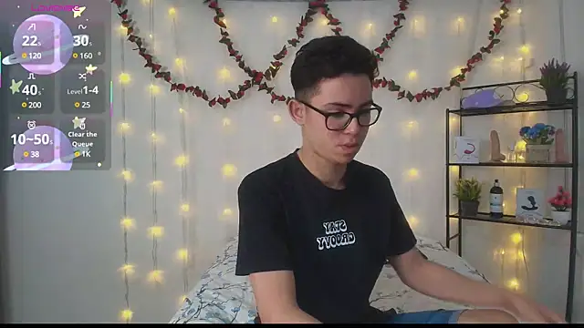 Snapshot of Danny-Swift13 chatting on March 14, 12:07 pm Danny-Swift13 online show from March 14, 12:07 pm