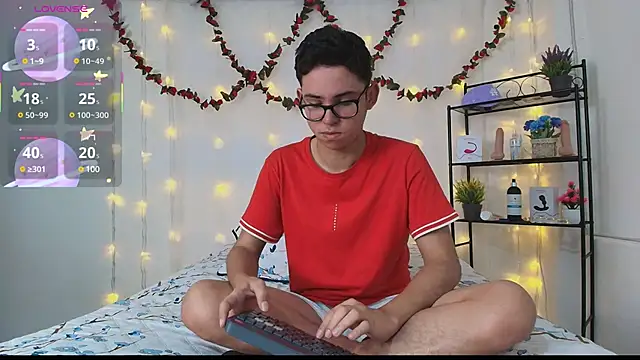 Snapshot of Danny-Swift13 chatting on March 21, 12:28 pm Danny-Swift13 online show from March 21, 12:28 pm