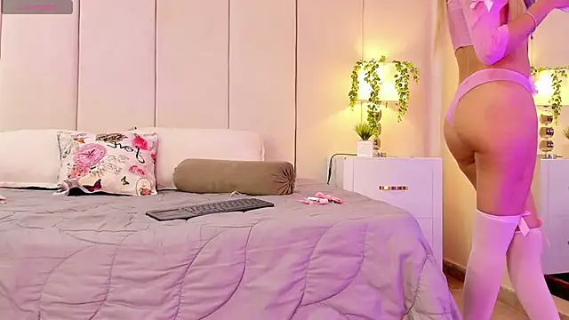 princesssammy2 online show from October 17, 12:01 am